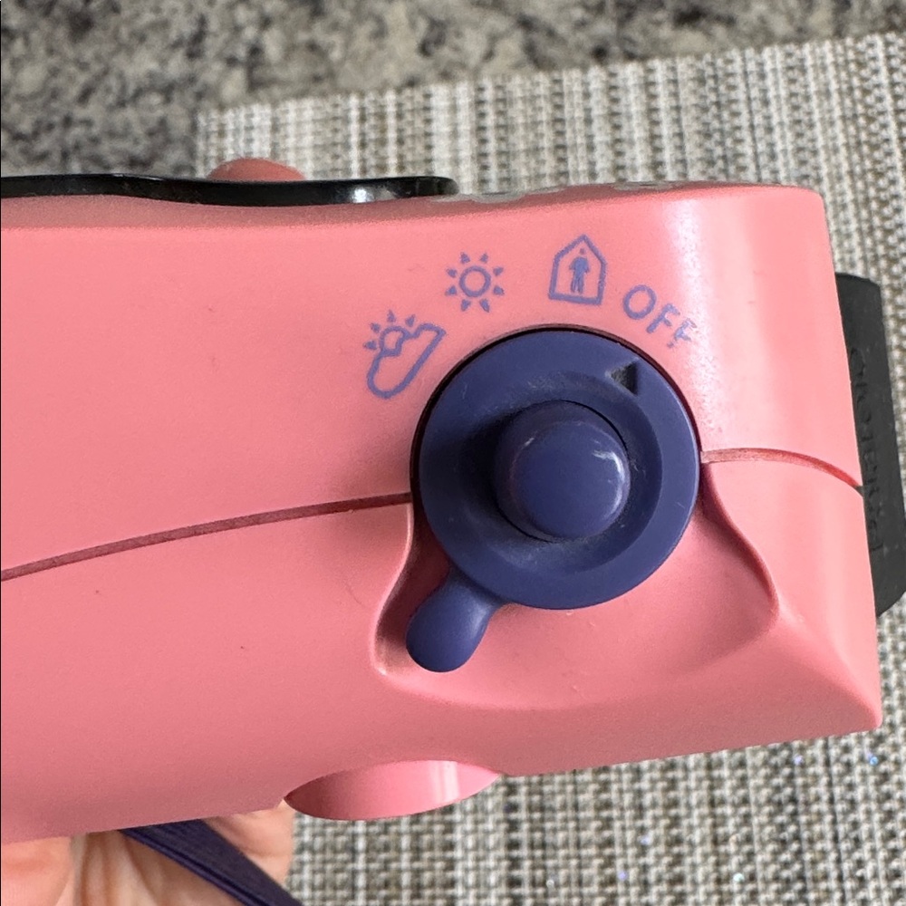 Sanrio Hello Kitty Vintage Retro Polaroid I-Zone Pink Camera 2003 Y2K - Picture 8 of 11